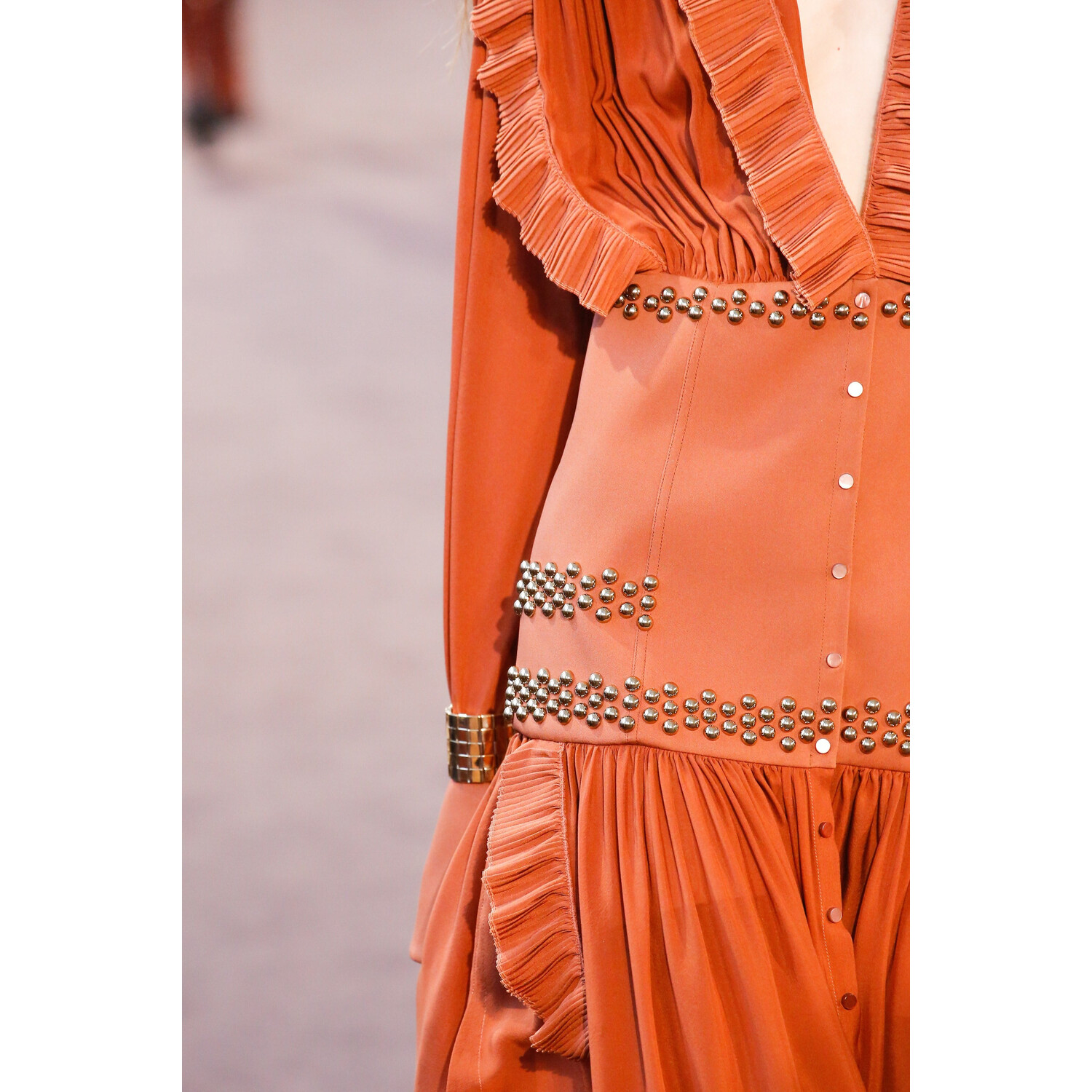 Фото Details Chloé Fall 2018 Ready-to-Wear , Детали коллекции Хлоя осень зима 2018 , Fashion show , неделя моды в Париже , PFW , Paris Fashion Week , Mainstyles